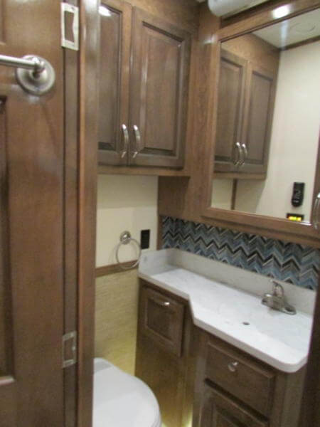 2017 Showhauler Motorhome Conversion 31KTSSL refrigerator