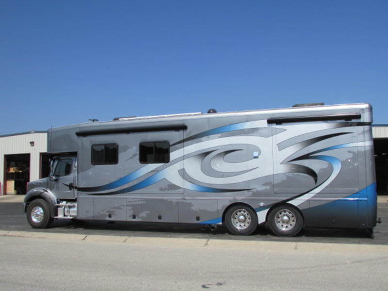 2017 Showhauler Motorhome Conversion 31KTSSL back-end