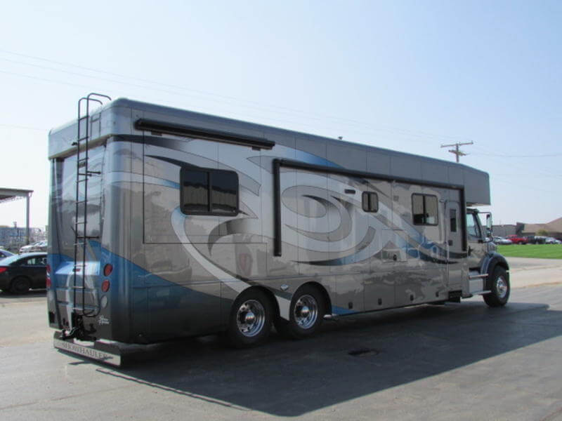 2017 Showhauler Motorhome Conversion 31KTSSL right profile