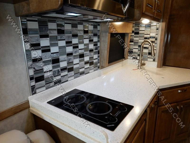 2022 Showhauler Motorhome Conversion 35QQSSL stovetop