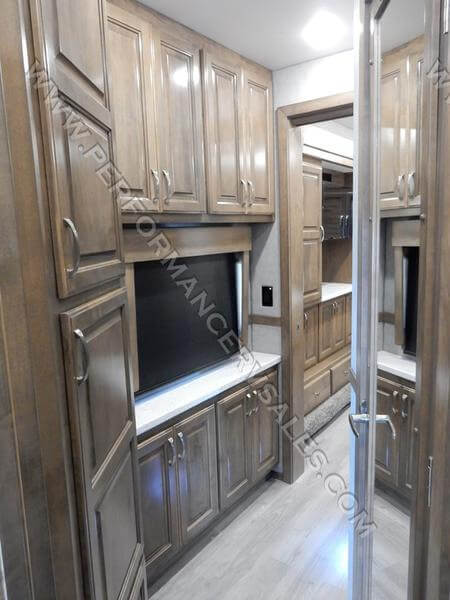2022 Showhauler Motorhome Conversion 35QQSSL hallway