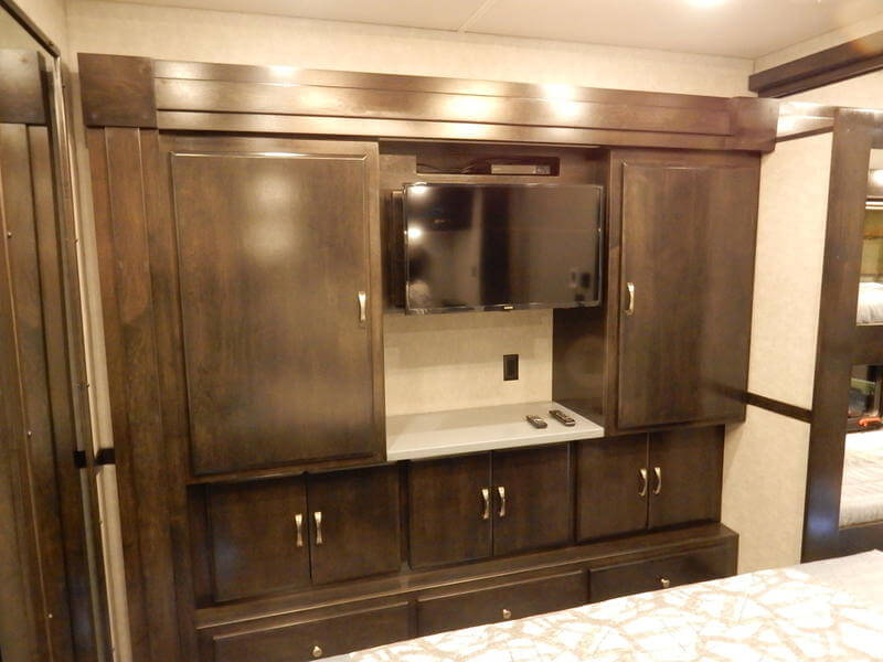 2022 Showhauler Motorhome Conversion 36KTssl-b master bedroom entertainment center