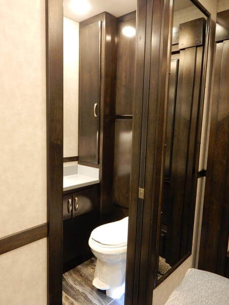 2022 Showhauler Motorhome Conversion 36KTssl-b master bathroom
