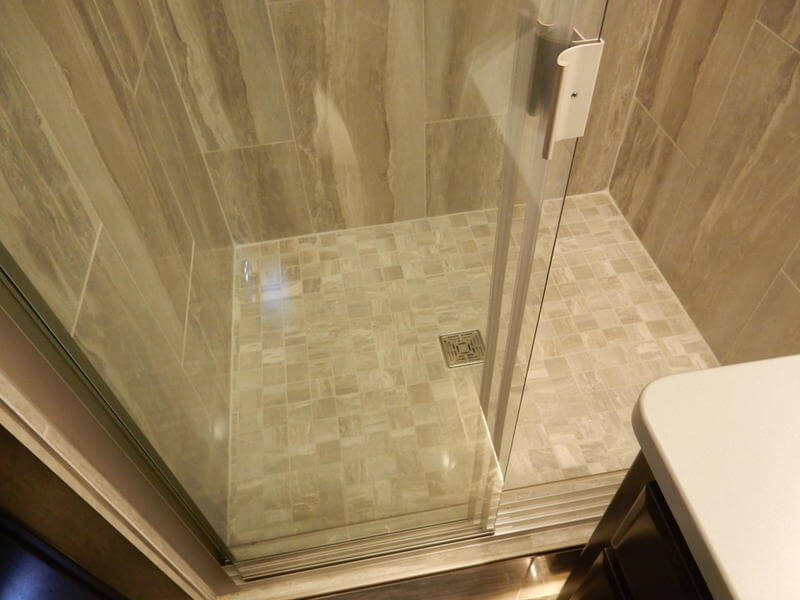 2022 Showhauler Motorhome Conversion 36KTssl-b shower tiles