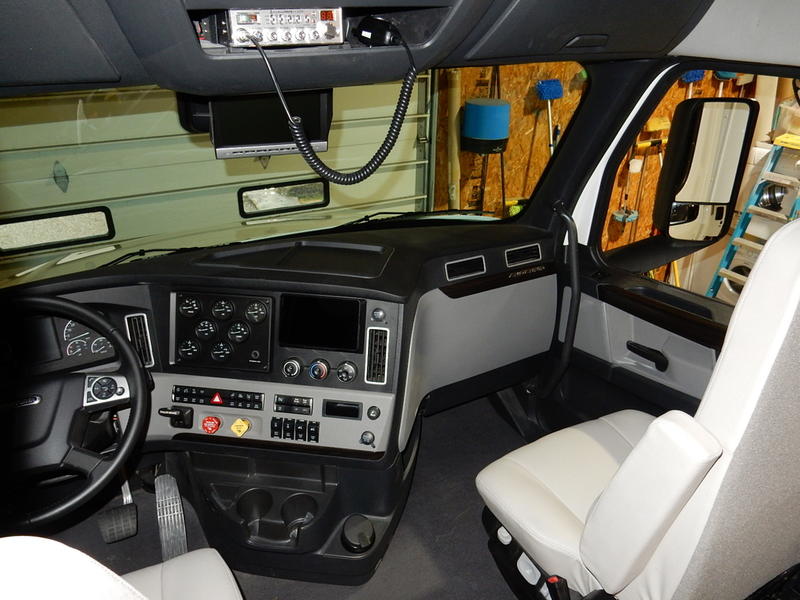 2022 Showhauler Motorhome Conversion 36KTssl-b passenger area