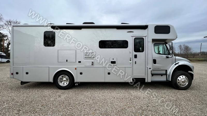 2023 Dynamax Europa 31SS right side