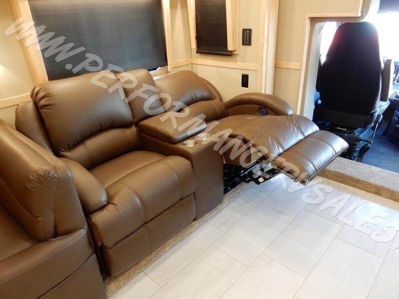 2024 Showhauler Motorhome Conversion 35-KQSSL recliners
