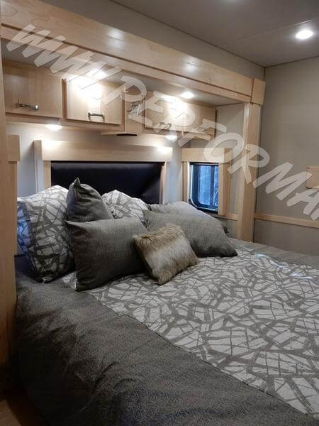 2024 Showhauler Motorhome Conversion 35-KQSSL master bed