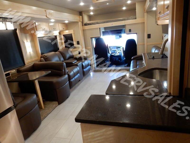 2024 Showhauler Motorhome Conversion 35-KQSSL liging room